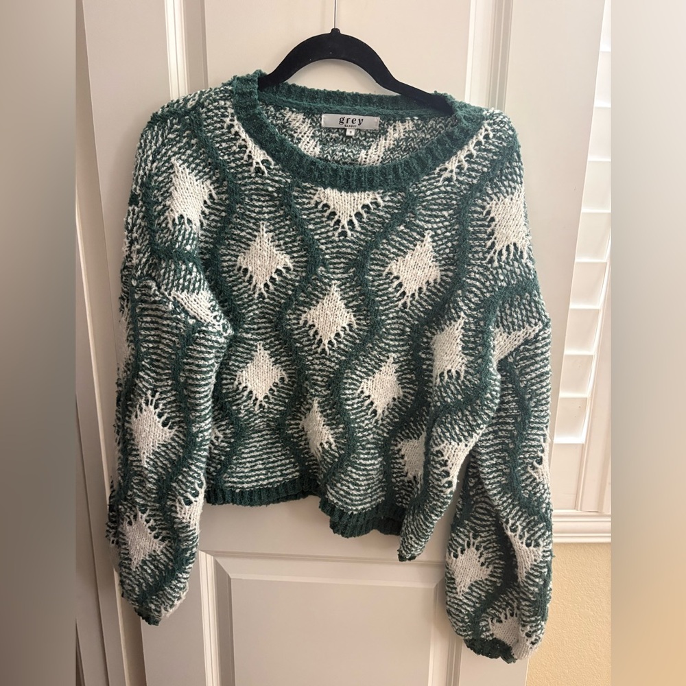 Grey Bandit | Green and White Patterned Sweater | size S